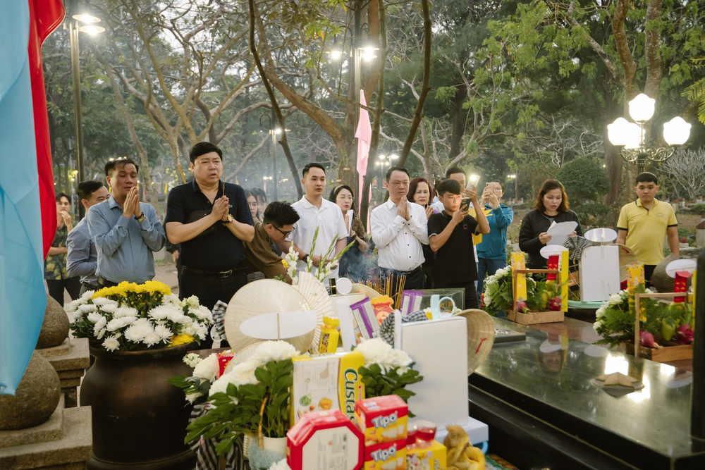 Mâm lễ dâng cô Sáu